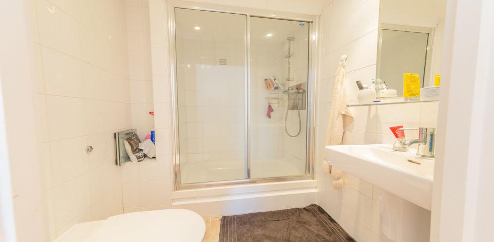 Three Bed / Three Bath High Street, Pinner